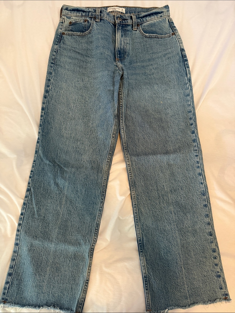 Abercrombie & Fitch Women's Wide-Leg Jeans in Medium Blue Wash